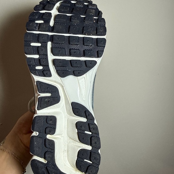 Nike Silver and White Athletic Sneakers - Picture 4 of 4